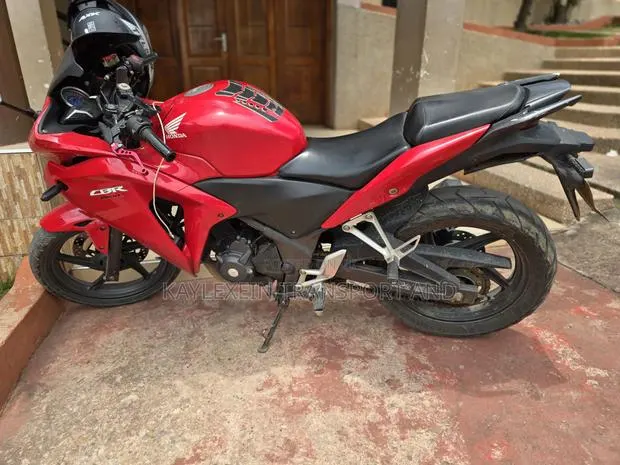 Honda CBR 2012 Red · Photo 1