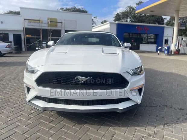 Ford Mustang 2021 White · Photo 1