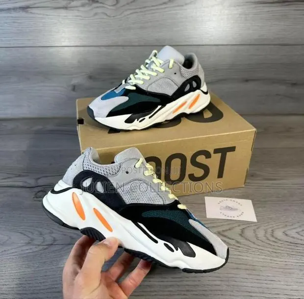 Adidas Yeezy Boost 700 Wave Runner · Photo 1
