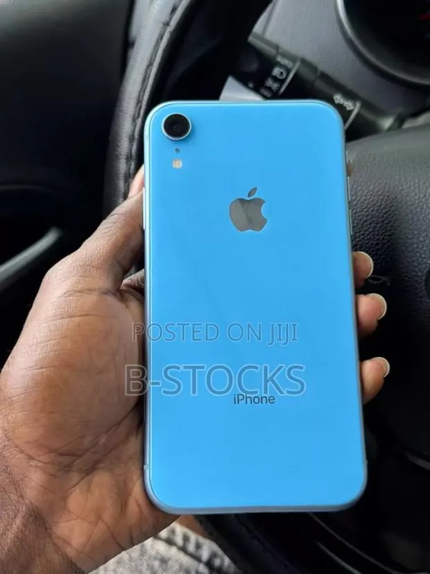 Apple iPhone XR 256 GB Blue · Photo 1