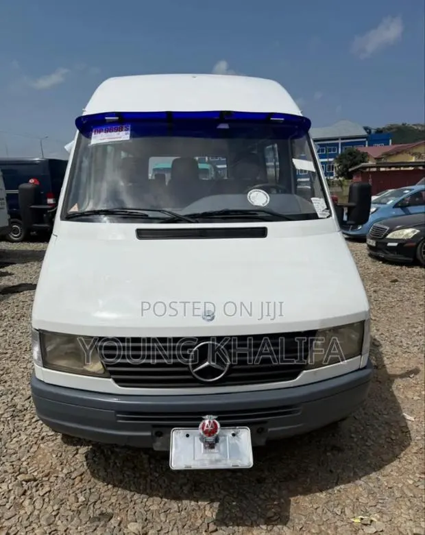 Mercedes-Benz Sprinter 1999 White · Photo 1