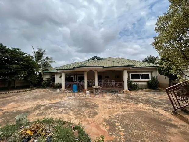 6bdrm House in Trede, Kumasi Metropolitan for sale · Photo 1
