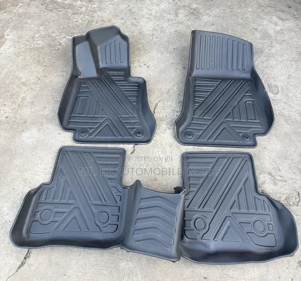 Mercedes Benz S-Class Floor Mat (Carpet) · Photo 1