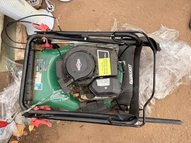 Qualcast 18" Lawn Mower · Photo 1