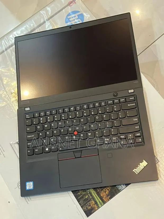 New Laptop Lenovo Thinkpad T490s 16GB Intel Core i5 SSD 256GB · Photo 1