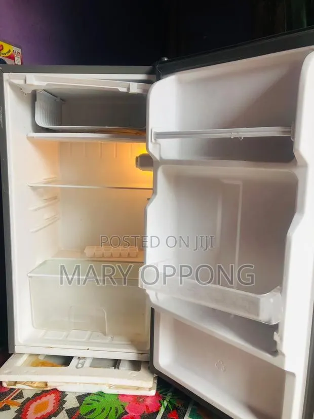 Sunny Walk Tabletop Fridge · Photo 1