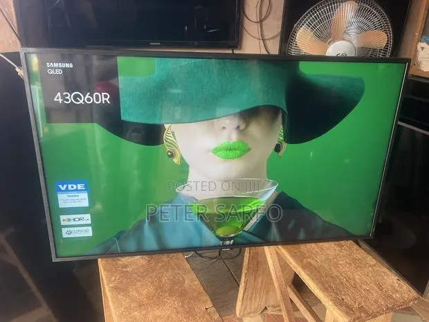 Samsung QLED 43 · Photo 1