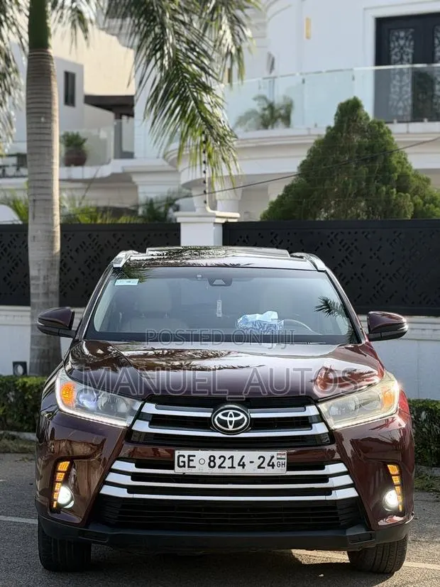 Toyota Highlander XLE 2019 Burgundy · Photo 1