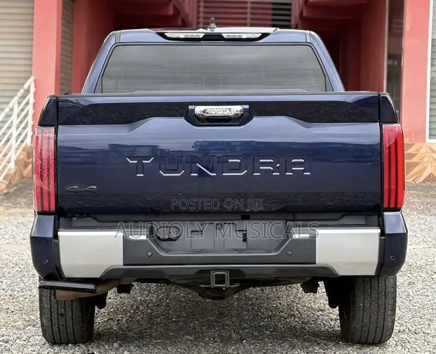 Toyota Tundra Limited 2022 Blue · Photo 1