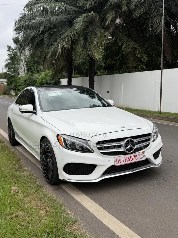 Mercedes-Benz C300 Luxury 4Matic Sedan AWD (2.0L 4cyl 7A) 2016 White · Photo 1