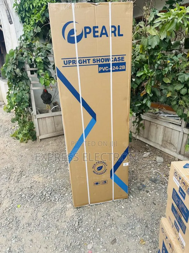 Ultra Modern Display Fridge Pearl PVC-424-2b · Photo 1