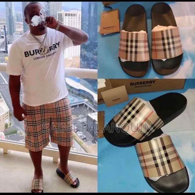Burberry Comfy Slides · Photo 1