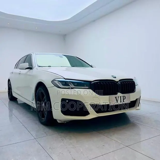 BMW 525i 2018 White · Photo 1
