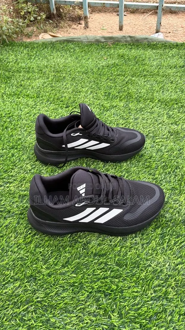 Adidas Shoe · Photo 1