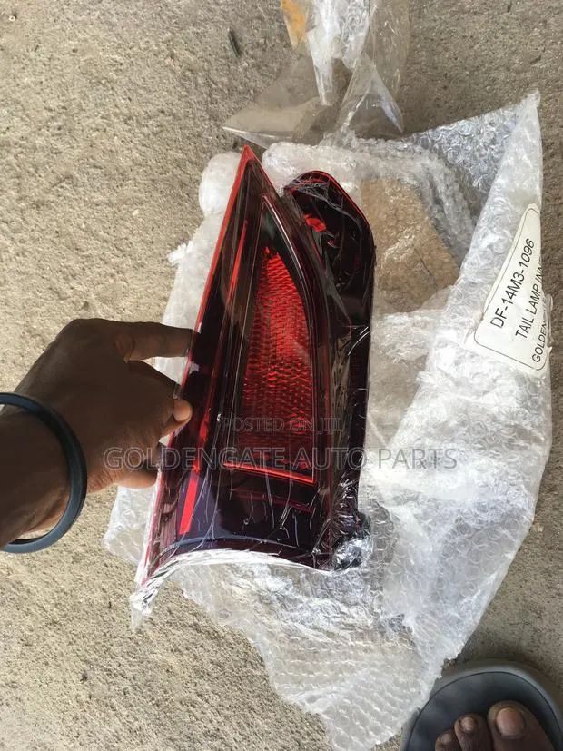 Mazda3 2014 to 2016 Boot Light · Photo 1