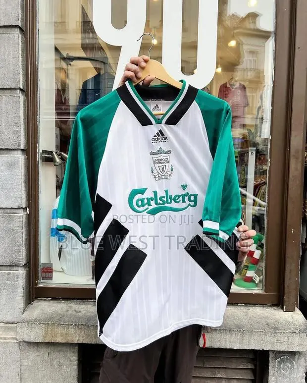 Liverpool Away Retro JERSEY 1995/1996 Season · Photo 1