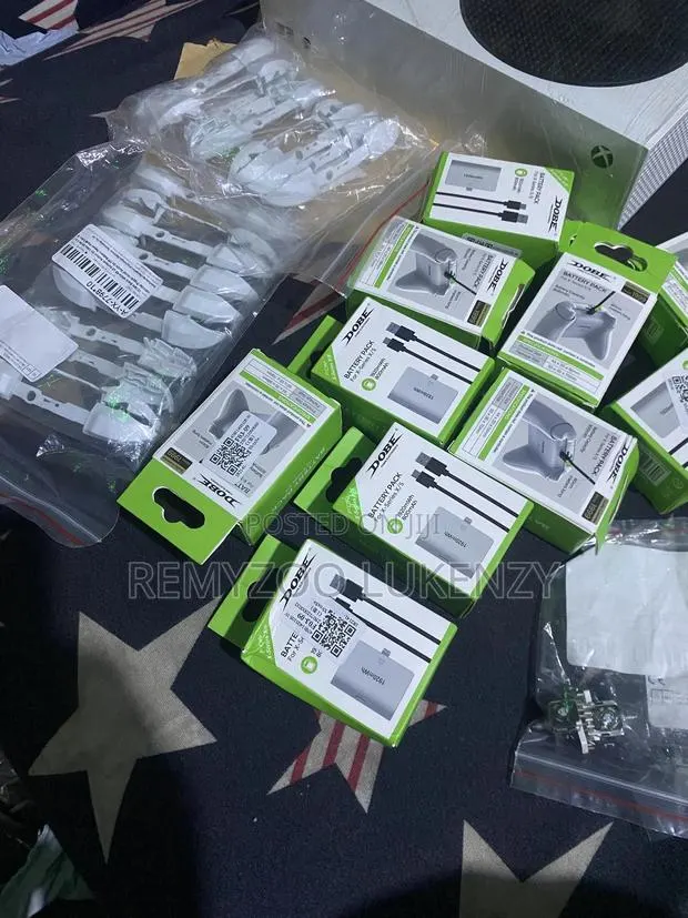 Xbox Rechargeable Batteries · Photo 1