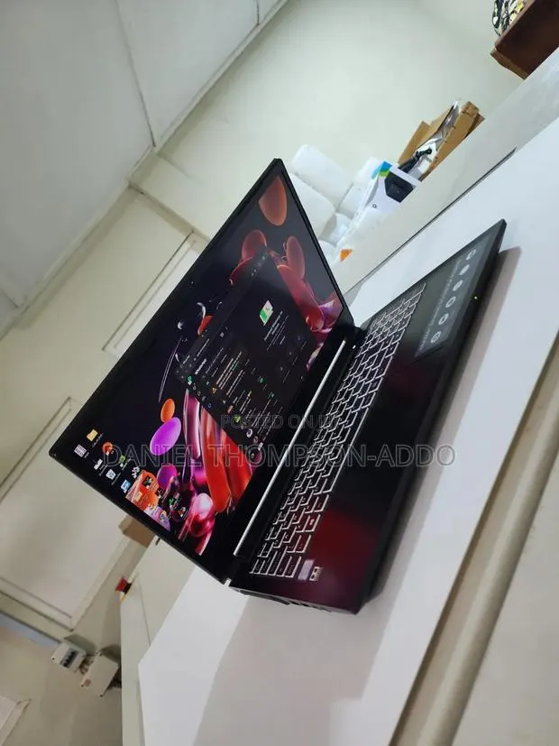 Laptop Medion 16GB Intel Core i5 SSD 256GB · Photo 1