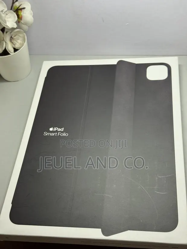 Original Apple Smart Folio Case for iPad Pro 11 Inch · Photo 1
