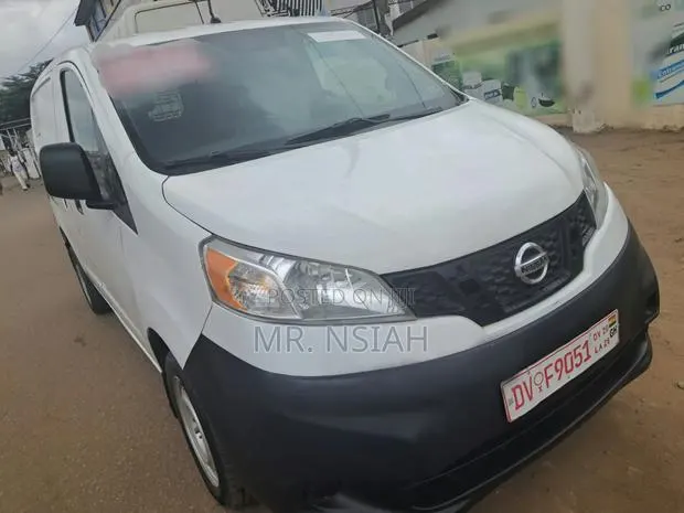 Nissan NV200 2015 White · Photo 1