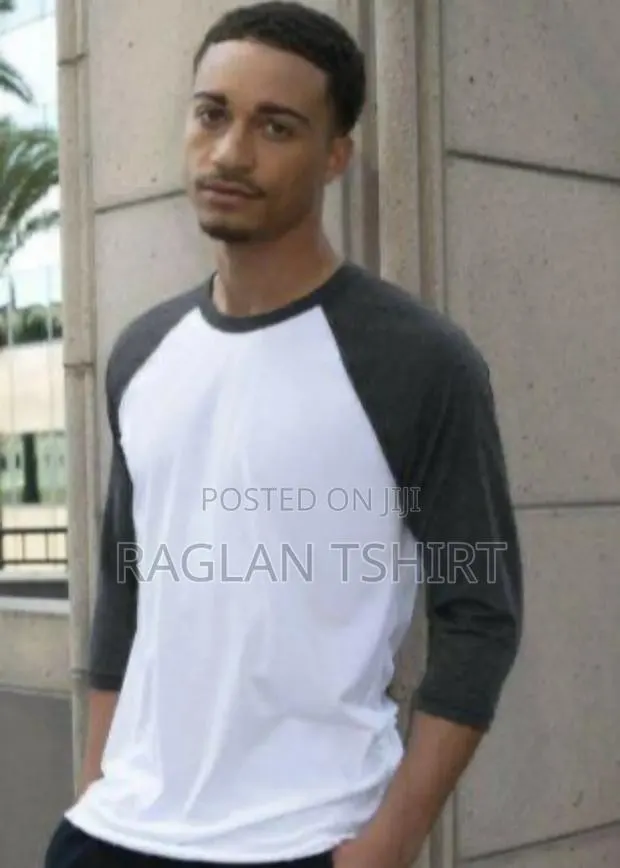Gildan T - Shirts · Photo 1