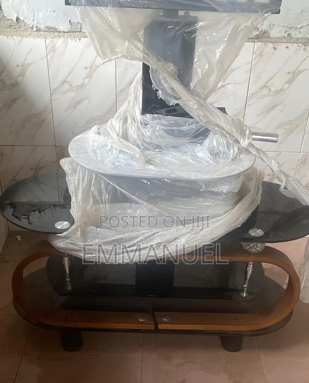 Glass Table With a TV Stand Combined · Photo 1