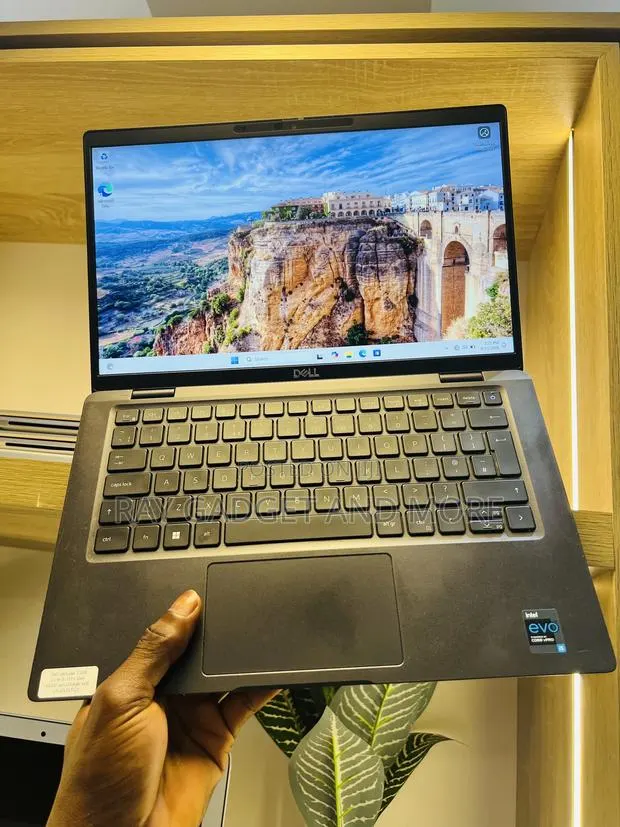 Laptop Dell Latitude 7320 16GB Intel Core i5 SSD 256GB · Photo 1
