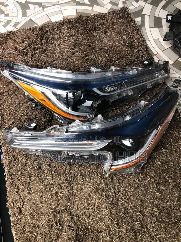 2020 Toyota Corolla LE Headlight (Foreign Used – Premium OEM) · Photo 1