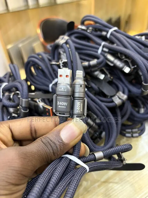 Premium 4-in-1 Threaded Cable · Photo 1