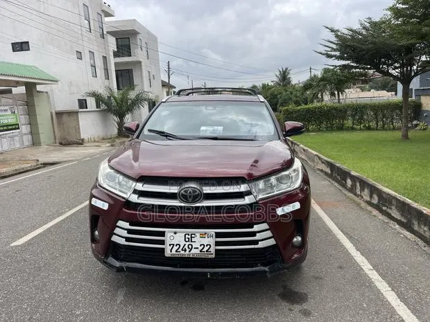 Toyota Highlander XLE 2019 Red