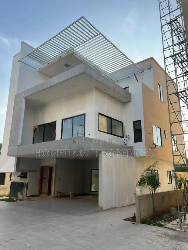 4bdrm Duplex in Cantonment, US Embassy Area for sale · Photo 1