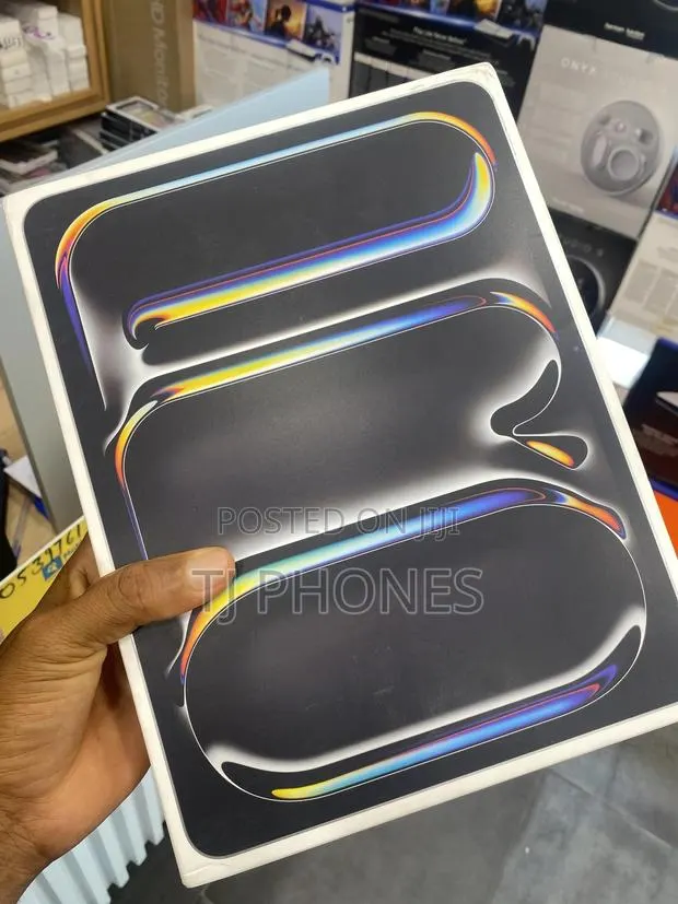 New Apple iPad Pro 13 (2025) 512 GB Black · Photo 1