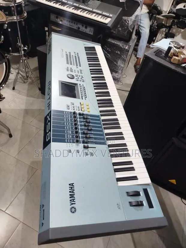 Yamaha Motif Xs8 Synthesizer Workstation Keyboard · Photo 1