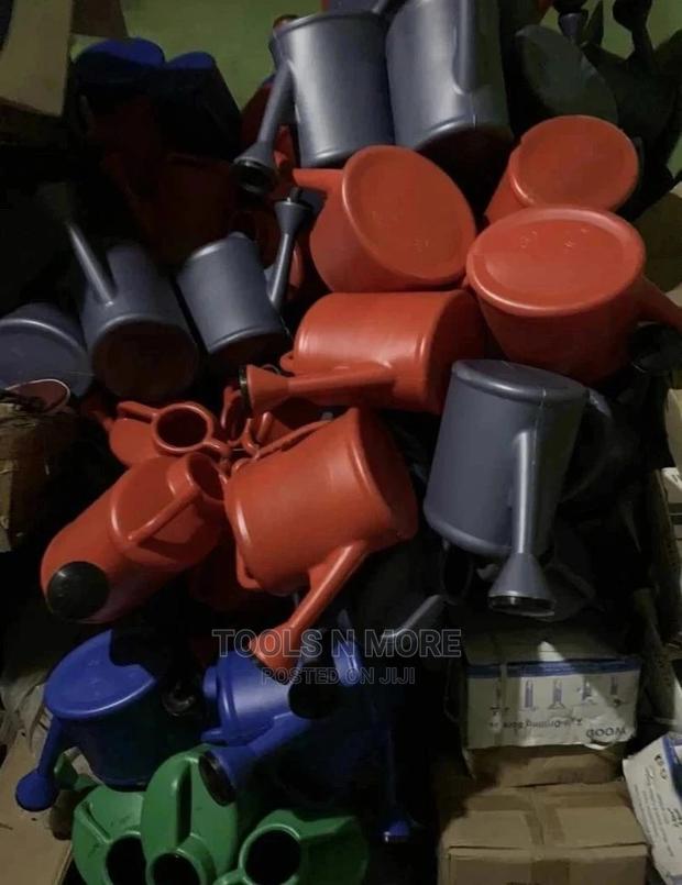 10 Litre Watering Can · Photo 1