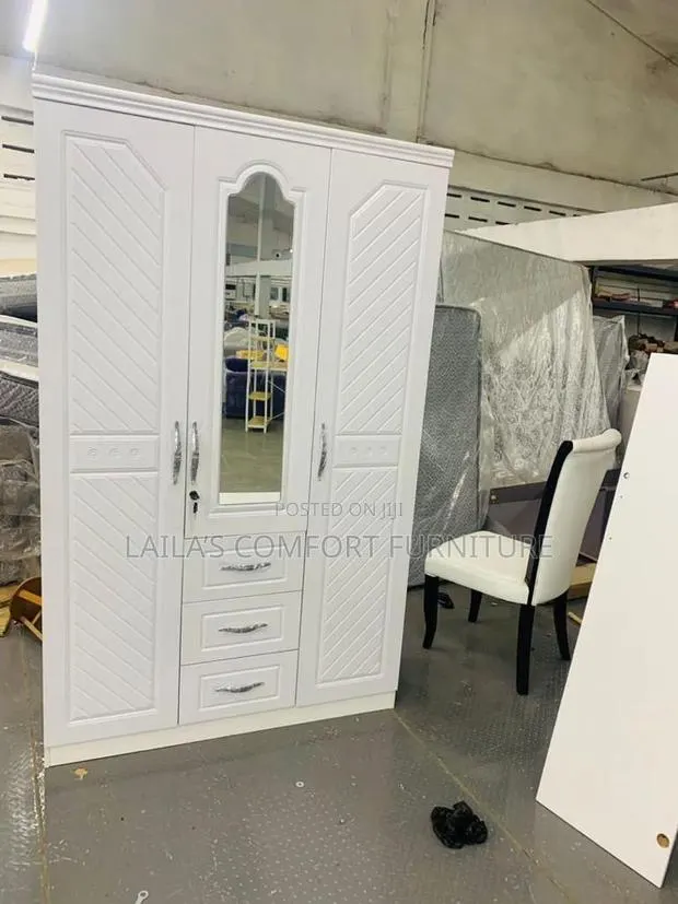 Imported 3 Doors Wardrobe · Photo 1