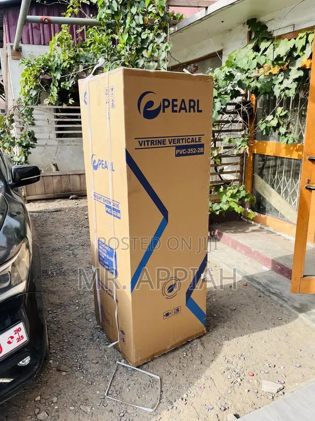 Choose Affordable Pearl PVC 352,300l Beverage Cooler(White) · Photo 1