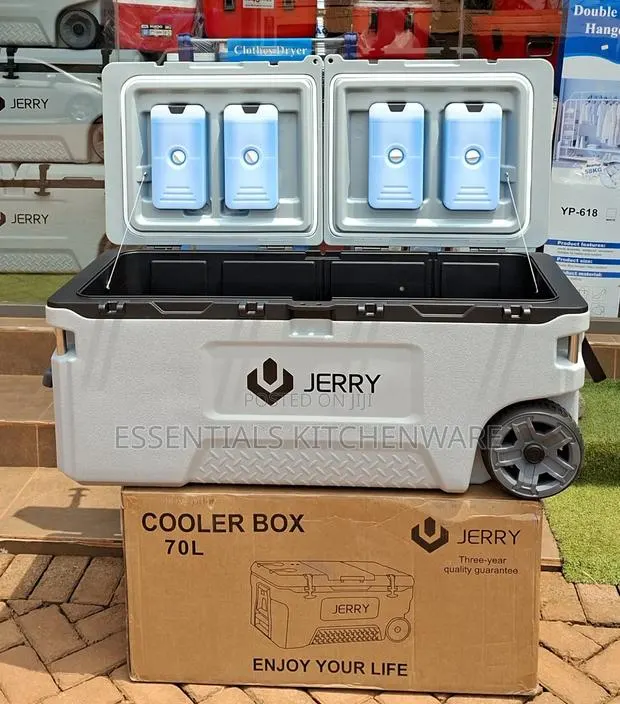 Jerry 70L Heavy-Duty Ice Chest · Photo 2