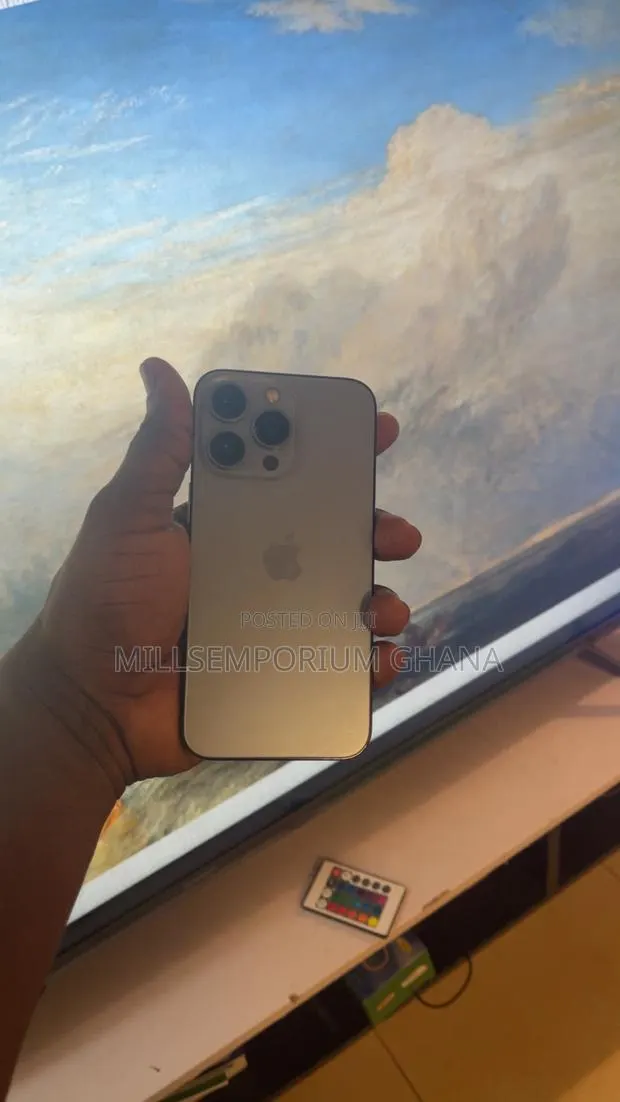 Apple iPhone 13 Pro 128 GB Blue · Photo 1