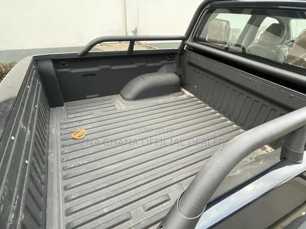 New Nissan Pick-Up 2025 Black · Photo 1