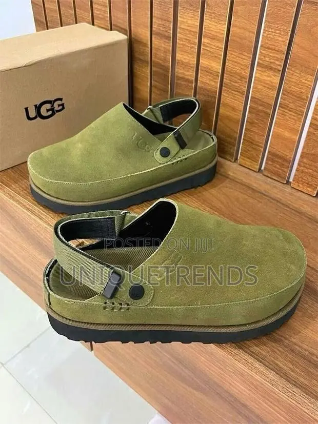 Original UGG Goldencoast Clogs Slip-Ons (Green) · Photo 1