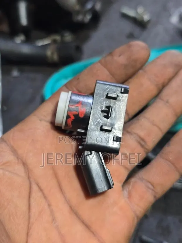 Toyota Tacoma Parking Sensor – Home Used & Original · Photo 1