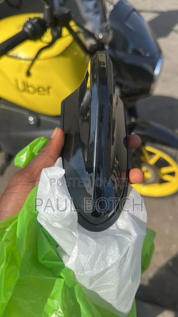 Universal Car Shark Fin Roof Antenna · Photo 1
