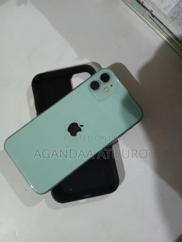 Apple iPhone 11 64 GB Green · Photo 1