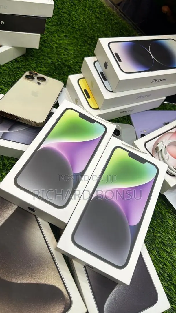 New Apple iPhone 14 256 GB Blue · Photo 1