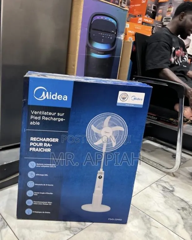 Quality Midea 18” Led Light Rechargeable Ac(White) Digital Remote · Photo 1