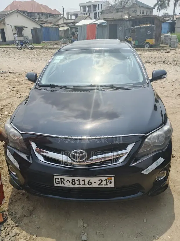 Toyota Corolla S 5-Speed 2013 Black · Photo 1