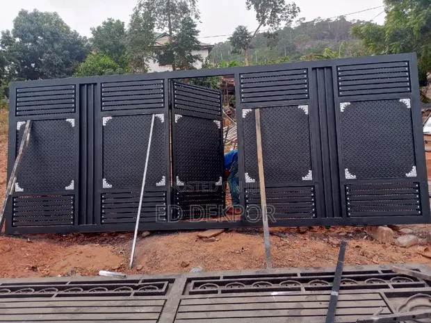 C H a Metal Sliding Gate · Photo 1