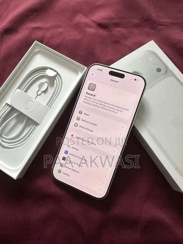 Apple iPhone 17 Pro Max 256 GB Silver · Photo 1