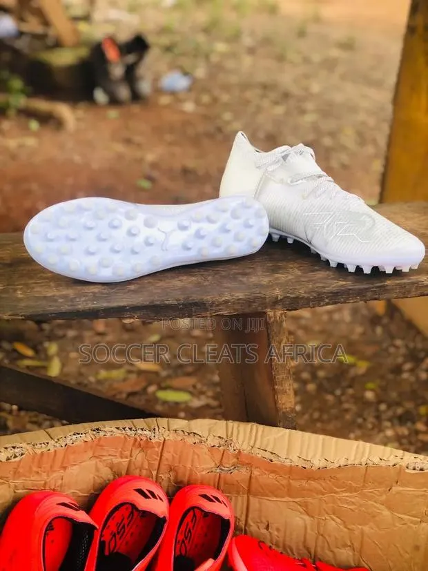 Soccer Shoes · Photo 1