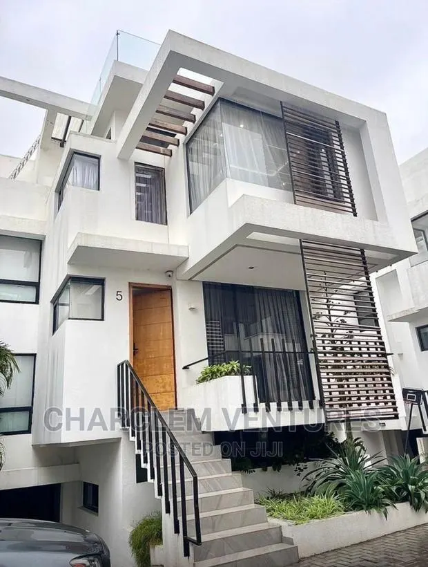 Furnished 4bdrm Townhouse / Terrace in Charclem Ventures, Cantonments · Photo 1